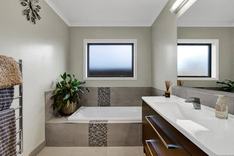 Photo of property in 18a Estate Grove, Inglewood, 4330