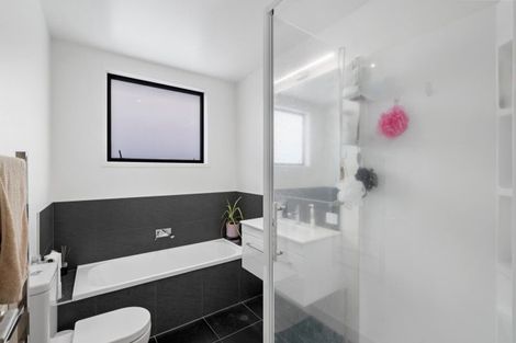 Photo of property in 27 Awataha Crescent, Pyes Pa, Tauranga, 3110