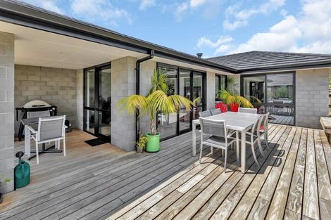 Photo of property in 370 One Tree Point Road, One Tree Point, 0118