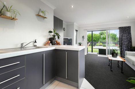 Photo of property in 12 Haden Place, Omokoroa, 3114