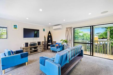 Photo of property in 60 Brian Crescent, Stanmore Bay, Whangaparaoa, 0932