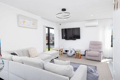 Photo of property in 44 Trimdon Street, Randwick Park, Auckland, 2105