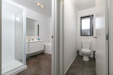 Photo of property in 25 Max Landing, Grandview Heights, Hamilton, 3200