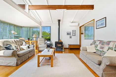 Photo of property in 23 Finlow Drive, Te Atatu South, Auckland, 0610