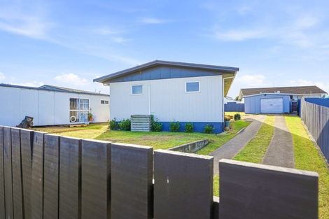 Photo of property in 60 Hinau Street, Castlecliff, Whanganui, 4501