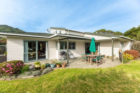 Photo of property in 29 Cranbrook Grove, Waikanae, 5036