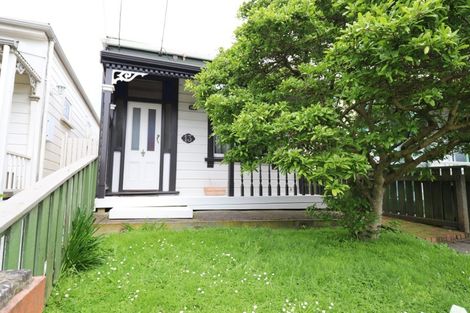 Photo of property in 13 Te Wharepouri Street, Berhampore, Wellington, 6023