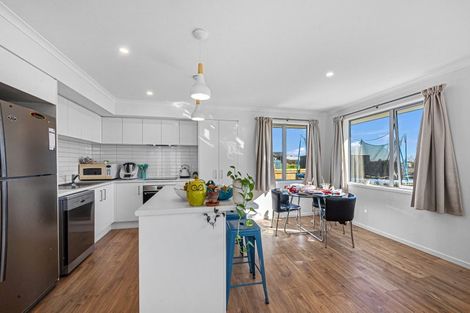 Photo of property in 24 Urumaraki Avenue, Helensville, 0800