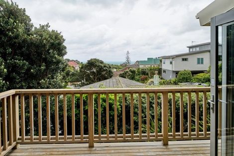 Photo of property in 11 View Road, Titahi Bay, Porirua, 5022