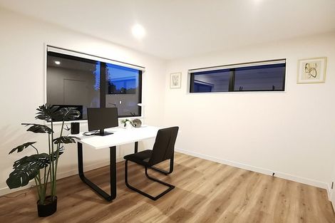 Photo of property in 57e Hogans Road, Glenfield, Auckland, 0629