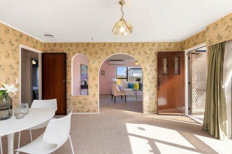 Photo of property in 2/27 Derrimore Heights, Clover Park, Auckland, 2019