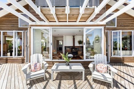 Photo of property in 16 La Trobe Track, Karekare, New Lynn, 0772