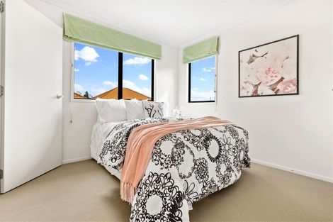 Photo of property in 42 Greenbough Lane, Greenhithe, Auckland, 0632