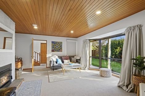 Photo of property in 32 Connemara Drive, Northwood, Christchurch, 8051