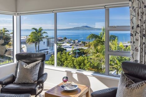 Photo of property in 62 Seaview Road, Castor Bay, Auckland, 0620