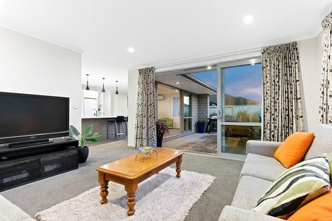 Photo of property in 83 Puhirake Crescent, Pyes Pa, Tauranga, 3112