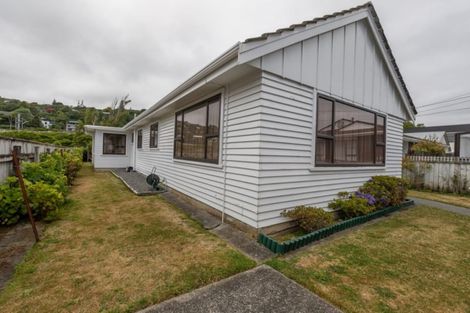 Photo of property in 32 Oxford Street, Tawa, Wellington, 5028