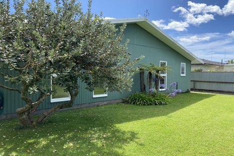 Photo of property in 1 Hinton Road, Taradale, Napier, 4112