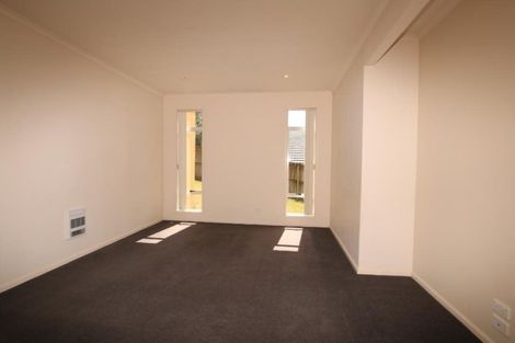 Photo of property in 74 George Deane Place, Greenhithe, Auckland, 0632