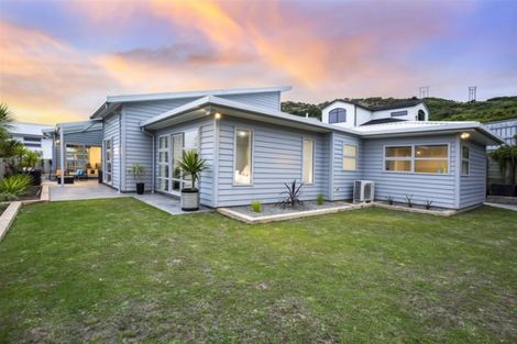 Photo of property in 28 Kilkelly Close, Tawa, Wellington, 5028