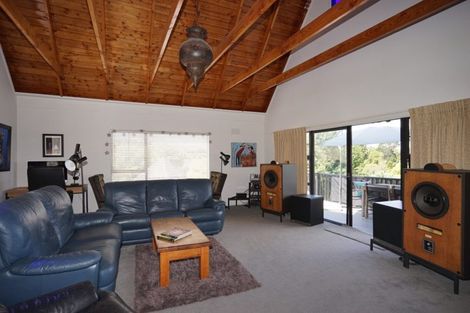 Photo of property in 131 Chelsea View Drive, Chatswood, Auckland, 0626