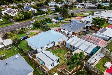 Photo of property in 96 Omata Road, Marfell, New Plymouth, 4310
