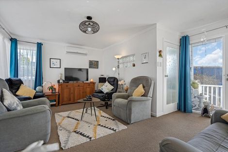 Photo of property in 3 Hamilton Drive, Waiuku, 2123