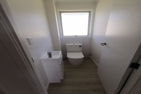 Photo of property in 2 Arnhem Place, Pukekohe, 2120