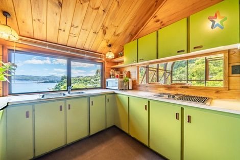 Photo of property in 321 Marine Drive, York Bay, Lower Hutt, 5013