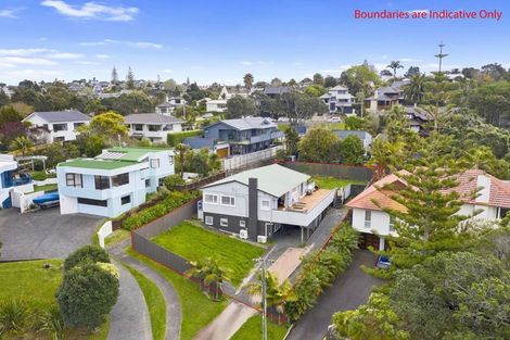Photo of property in 4 The Esplanade, Campbells Bay, Auckland, 0630