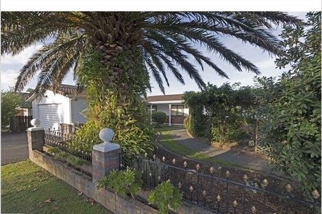 Photo of property in 3 Whiting Grove, West Harbour, Auckland, 0618