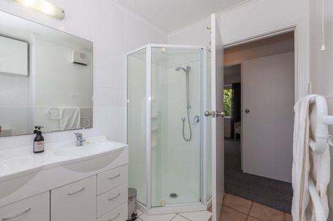 Photo of property in 190 Main Road South, Raumati South, Paraparaumu, 5032