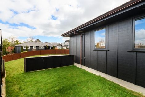 Photo of property in 2 Waimarama Court, Roslyn, Palmerston North, 4414