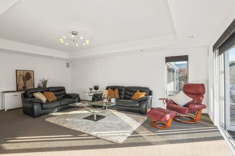 Photo of property in 76 Willowview Drive, Redwood, Christchurch, 8051