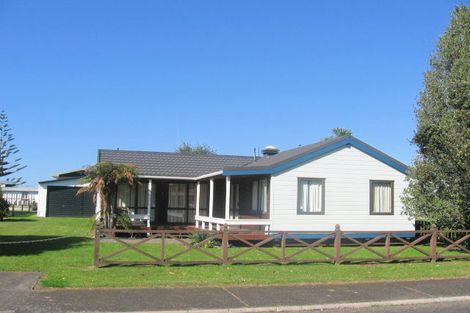 Photo of property in 4 Parkland Place, Whitianga, 3510