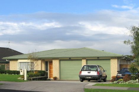 Photo of property in 71 Gosford Drive, Botany Downs, Auckland, 2010