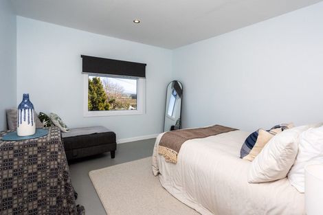 Photo of property in 33 Porter Crescent, Helensville, 0800