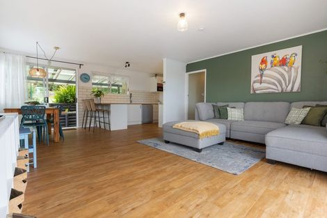 Photo of property in 15 Arde Place, Massey, Auckland, 0614