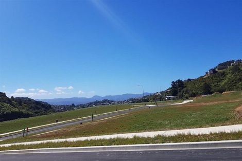 Photo of property in 107 Silverstream Road, Crofton Downs, Wellington, 6035