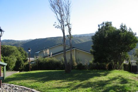 Photo of property in 29 Whitechapel Grove, Stokes Valley, Lower Hutt, 5019