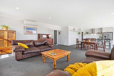 Photo of property in 34 Varsity Heights, Fitzherbert, Palmerston North, 4410