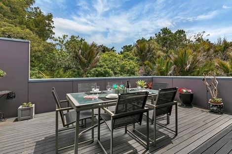 Photo of property in 150a Glenfield Road, Birkenhead, Auckland, 0626