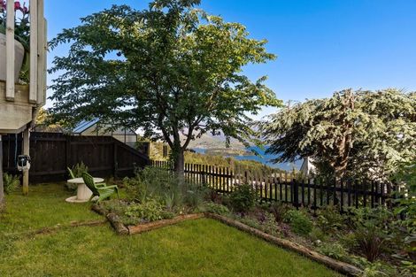 Photo of property in 138a Wynyard Crescent, Fernhill, Queenstown, 9300
