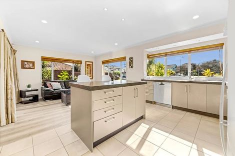 Photo of property in 152 Cyril French Drive, Flat Bush, Auckland, 2016