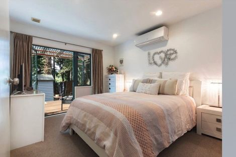 Photo of property in 220 Woodlands Park Road, Titirangi, Auckland, 0604