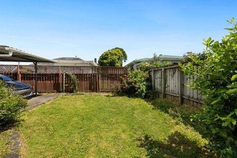 Photo of property in 2/49 Clevedon Road, Papakura, 2110