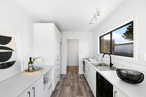 Photo of property in 12 Lloyd Drive, Nawton, Hamilton, 3200