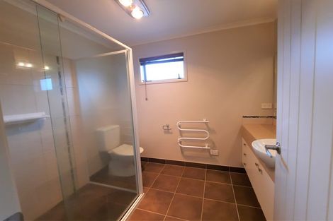 Photo of property in 10 Newbury Place, Schnapper Rock, Auckland, 0632