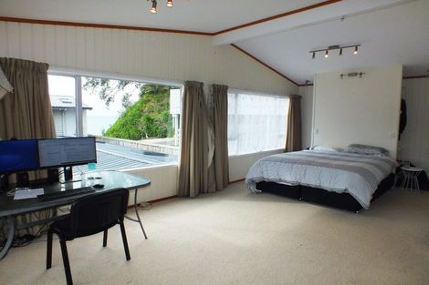 Photo of property in 2/4 Arkles Strand, Arkles Bay, Whangaparaoa, 0932