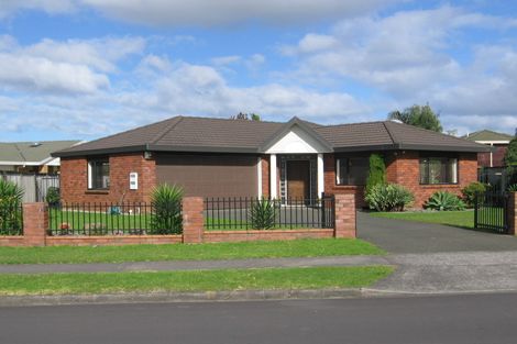 Photo of property in 18 Suncrest Drive, West Harbour, Auckland, 0618